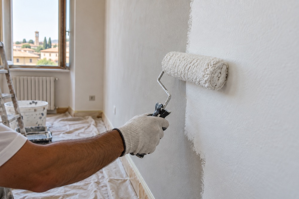 Parete di un interno con tinteggiatura curata
